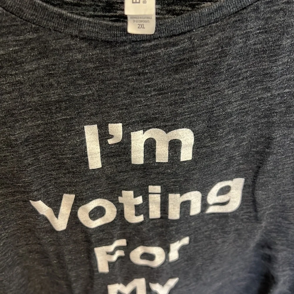 - I’m Voting for My dog 2XL XXL - Picture 2 of 3